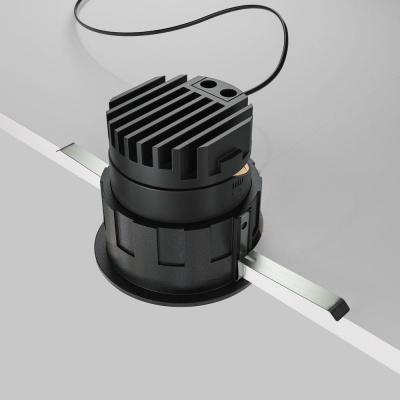 vstraivaemyy_svetodiodnyy_svetilnik_maytoni_technical_wise_dl057_10w3k_b_2.jpeg